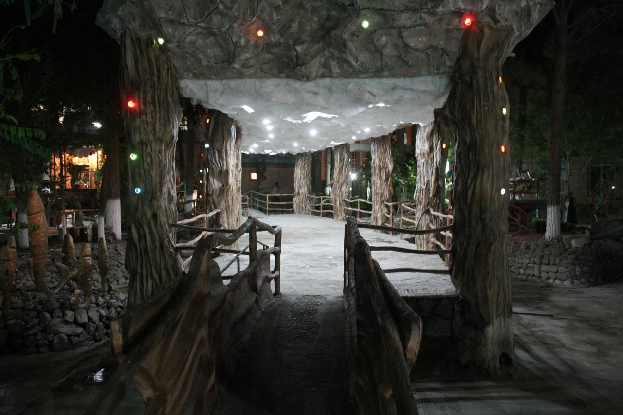 באקו Titanik Hotel מראה חיצוני תמונה